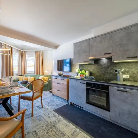 Gaestehaus Schusser An Der Therme, Fruehstueck, Doppelzimmer Und Ferienwohnung Bad Kleinkirchheim