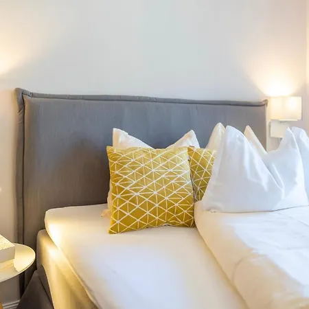 Gaestehaus Schusser An Der Therme, Fruehstueck, Doppelzimmer Und Bed & Breakfast