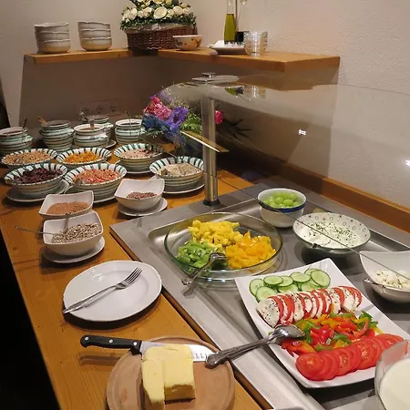 Schusser An Der Therme, Frühstück, Doppelzimmer Und 4* Bad Kleinkirchheim