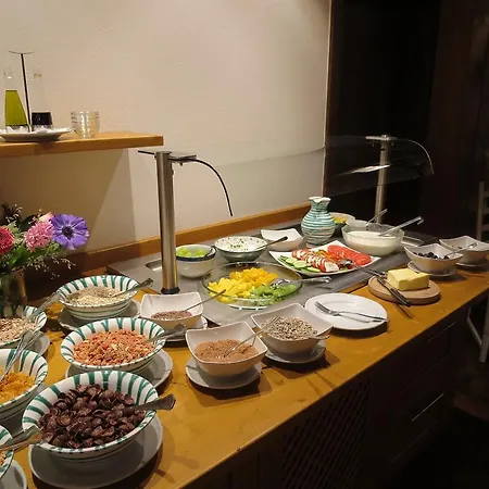 Gaestehaus Schusser An Der Therme, Fruehstueck, Doppelzimmer Und Ferienwohnung Bad Kleinkirchheim