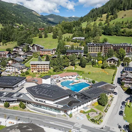 Gaestehaus Schusser An Der Therme, Fruehstueck, Doppelzimmer Und Bad Kleinkirchheim