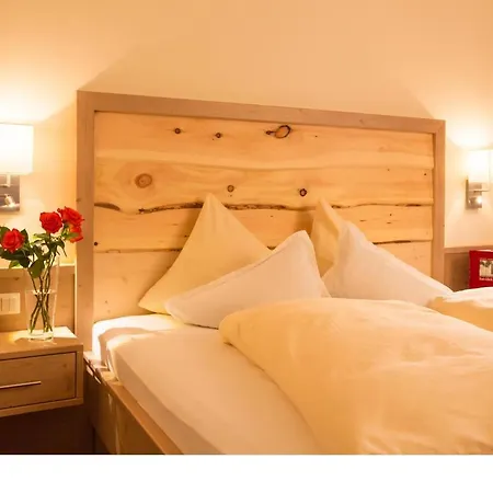 Gaestehaus Schusser An Der Therme, Fruehstueck, Doppelzimmer Und Bed & Breakfast