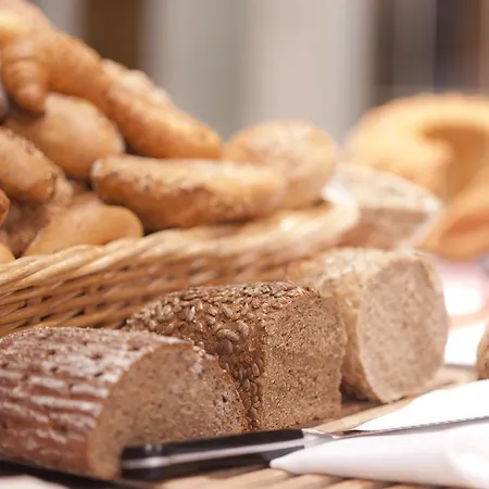 Gaestehaus Schusser An Der Therme, Fruehstueck, Doppelzimmer Und Ferienwohnung krevet i doručak