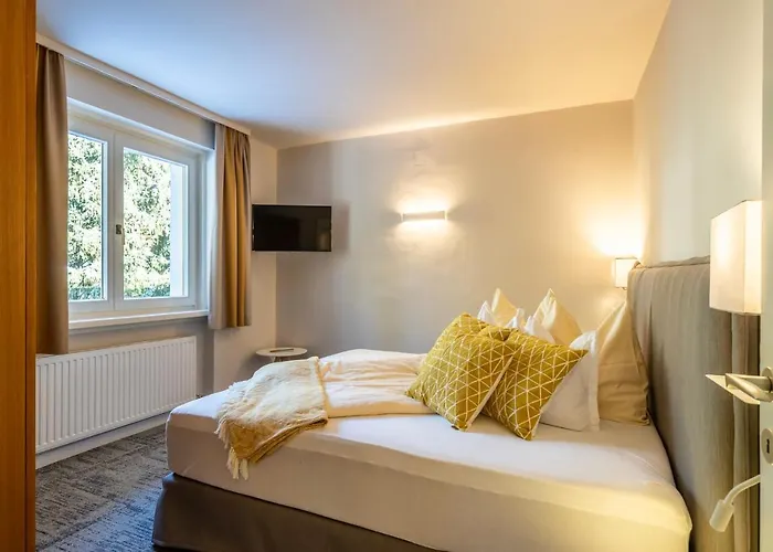 Gaestehaus Schusser An Der Therme, Fruehstueck, Doppelzimmer Und Ferienwohnung Bed & Breakfast