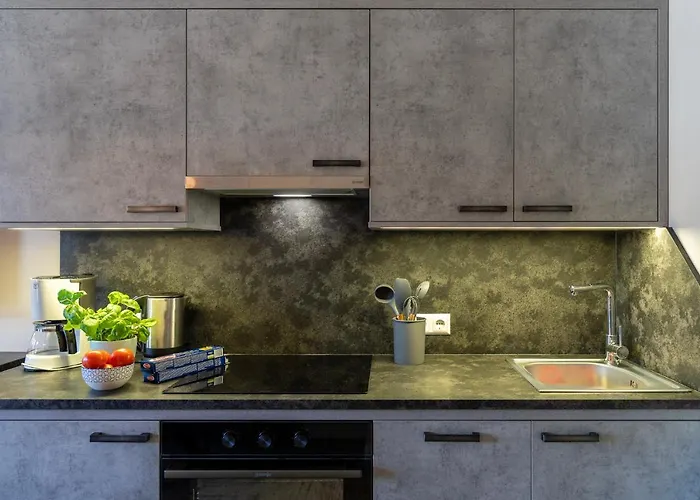 Bed & Breakfast Gaestehaus Schusser An Der Therme, Fruehstueck, Doppelzimmer Und Ferienwohnung Bad Kleinkirchheim