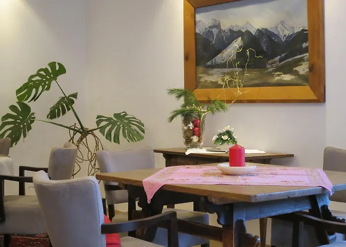 Gaestehaus Schusser An Der Therme, Fruehstueck, Doppelzimmer Und Ferienwohnung Bad Kleinkirchheim