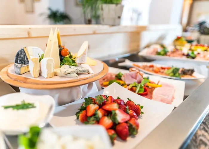 Gaestehaus Schusser An Der Therme, Fruehstueck, Doppelzimmer Und Ferienwohnung Bad Kleinkirchheim