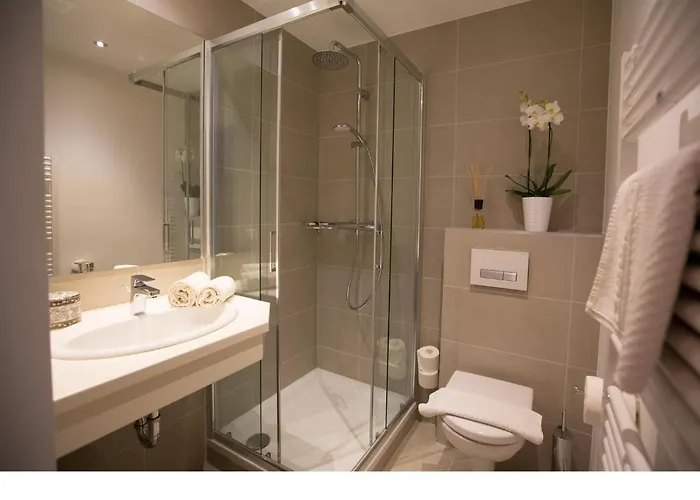 Bed & Breakfast Gaestehaus Schusser An Der Therme, Fruehstueck, Doppelzimmer Und Ferienwohnung 4*